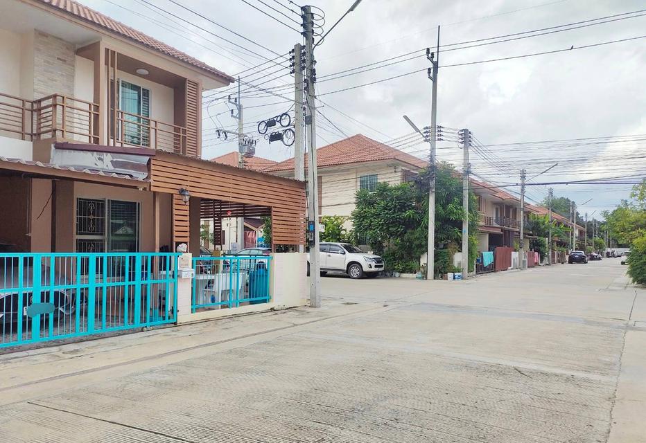 ขายด่วนทาวน์เฮาส์หลังมุมตกแต่ง โครงการไอลีฟ ทาวน์ พระราม 2 กม.18 (ใกล้ถนนพระราม2 ประมาณ 0.9 ก.ม.) หมู่ 5 ตำบล พันท้ายนรสิงห์ อ.เมือง จ.สมุทรสาคร 5