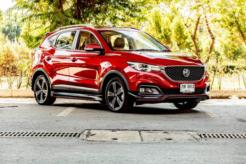 MG ZS 1.5 X ปี 2018 สีแดง มือเดียวป้ายแดง 4