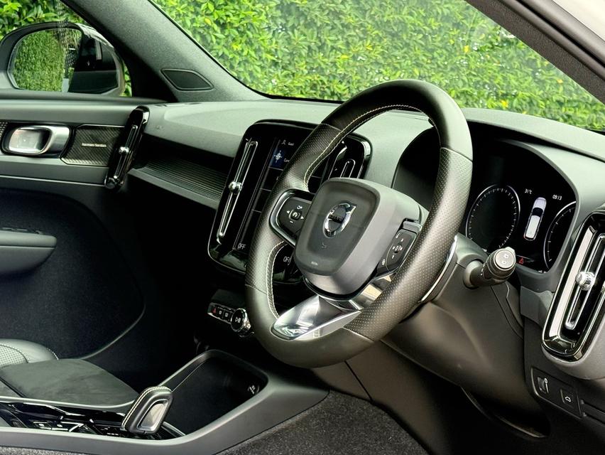 2020 VOLVO XC 40 T5 R DESIGN รุ่น TOP รถมือเดียวออกป้ายแดง รถวิ่งน้อย เข้าศูนย์ทุกระยะ รถไม่เคยมีอุบัติเหตุครับ รูปที่ 10