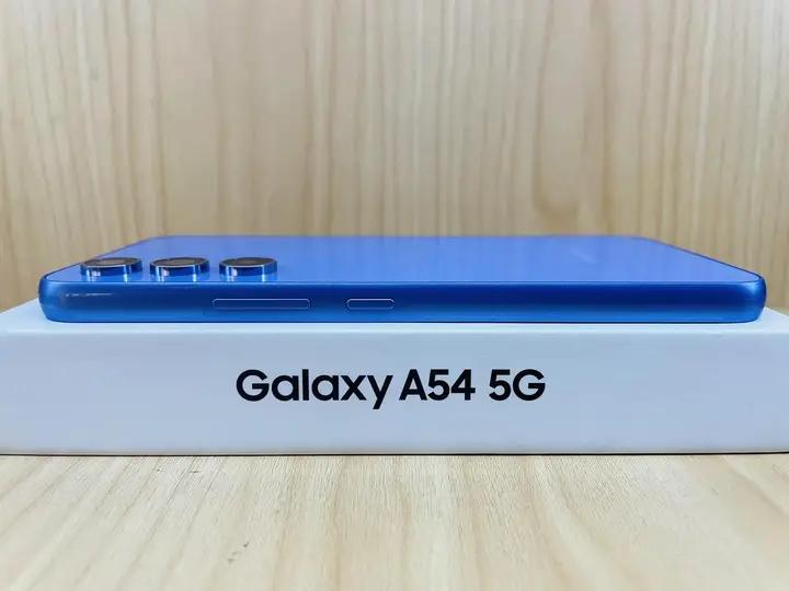 โทรศัพท์มือถือราคาเบาๆ Samsung Galaxy A54 5