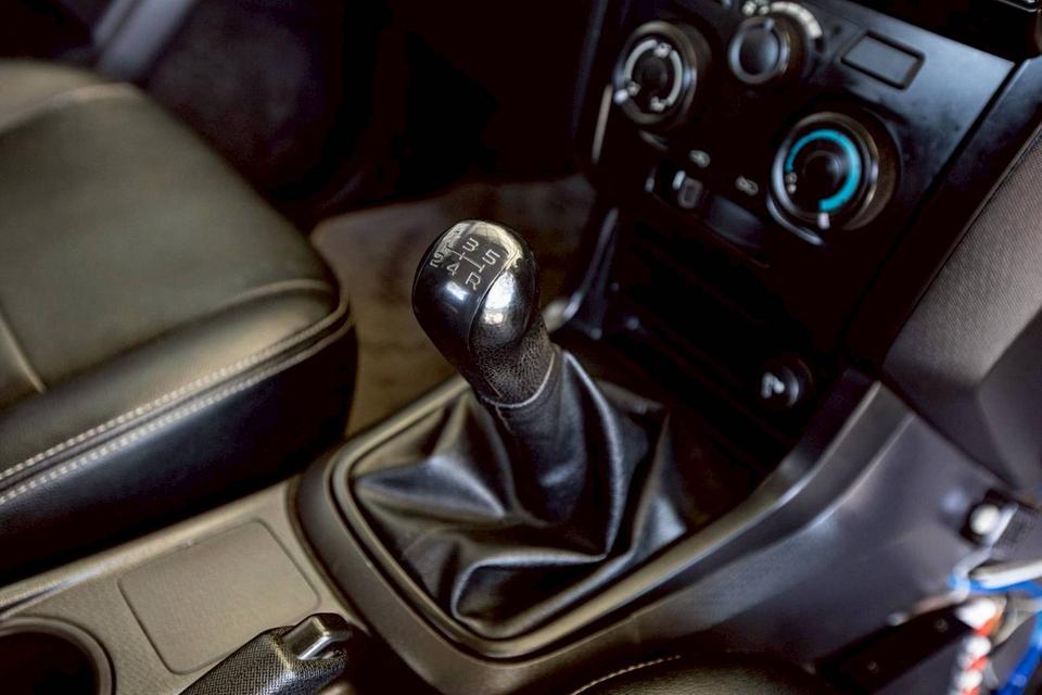 Isuzu D-Max Space Cab 2.5L ดีเซล ปี 2013 สีเทา เกียร์ธรรดา  17