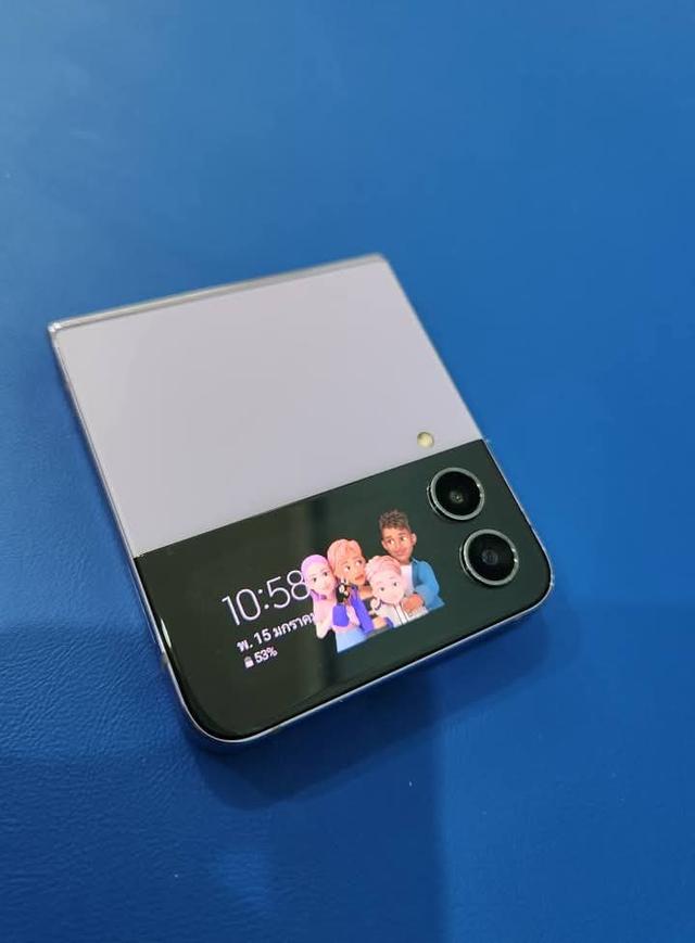 Galaxy Z Flip 4 สีม่วง 3