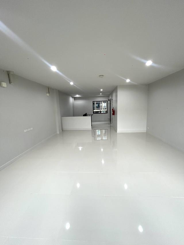 ขายด่วน!!! อาคารพาณิชย์ ในโครงการ Nue Connex Bizz Don Mueang พร้อมอยู่ ทำเลดี รูปที่ 8