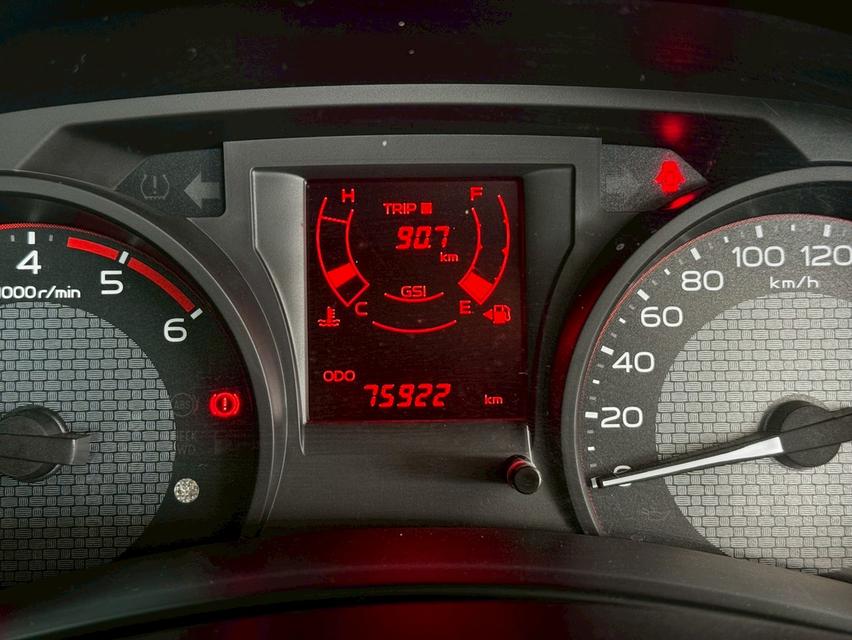 รถมือเดียว D-max Cab 1.9S เกียร์ธรรมดา จัดทรงลงล้อ 15