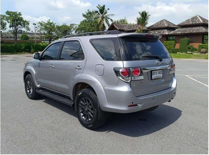 Fortuner สีเทา Midnight SHINE ขับ 2 ฟรีดาวน์