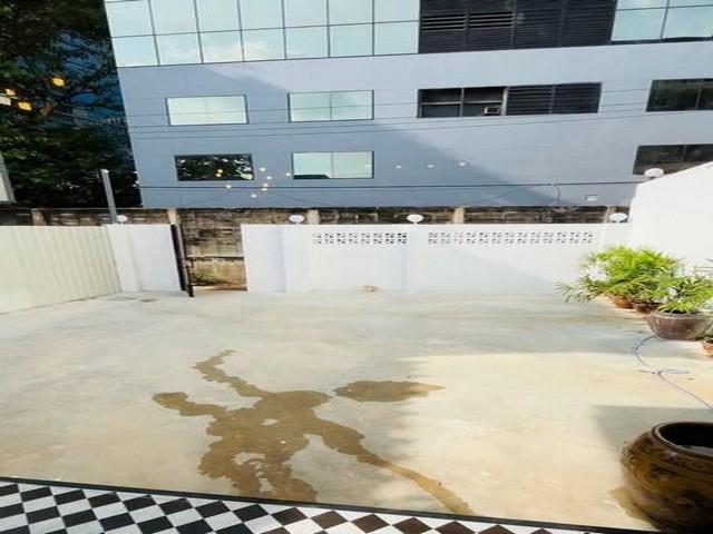 ให้เช่าบ้านเดี่ยว 2 ชั้น สร้างใหม่ ซอยสาทร 17 เจริญราษฎร์ 1 ใกล้ BTS สุรศักดิ์ 10