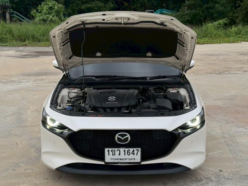MAZDA 3 SKYACTIVE Hatch 5dr  100th TOP  Sports SA 6sp FWD 2.0i Y2021 สีขาว  เกียรออโต้  9