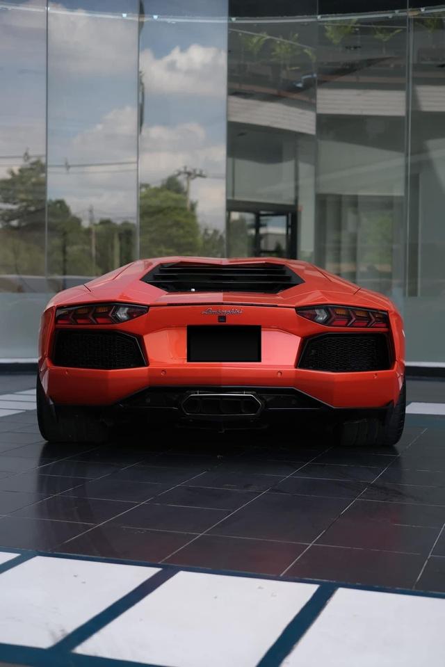 Lamborghini Aventador LP700-4 สีส้ม 4