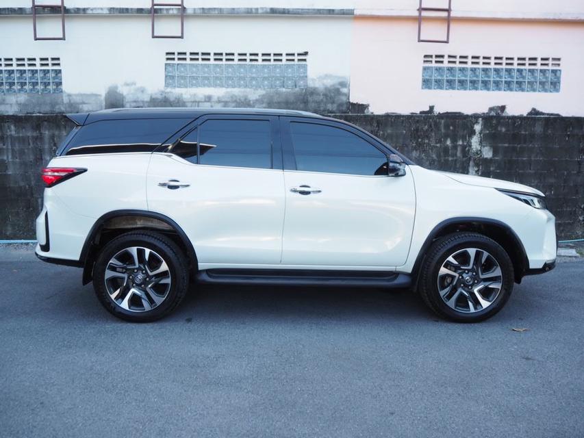 TOYOTA FORTUNER 2.4 LEGENDER BLACK TOP 2WD ปี 2022 5