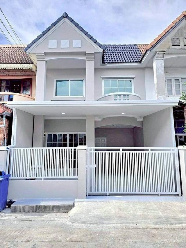 หมู่บ้านลภาวัน8 1