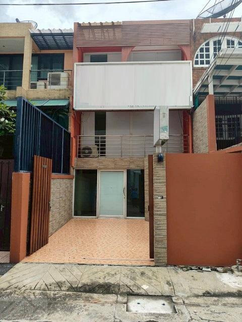 ให้เช่าทาวน์เฮ้าส์ 3 ชั้น 300 ตรม. ตรงข้ามซอย ทองหล่อ 25 ใกล้ BTS ทองหล่อ ใกล้ดองกิมอลล์ ทองหล่อ 1