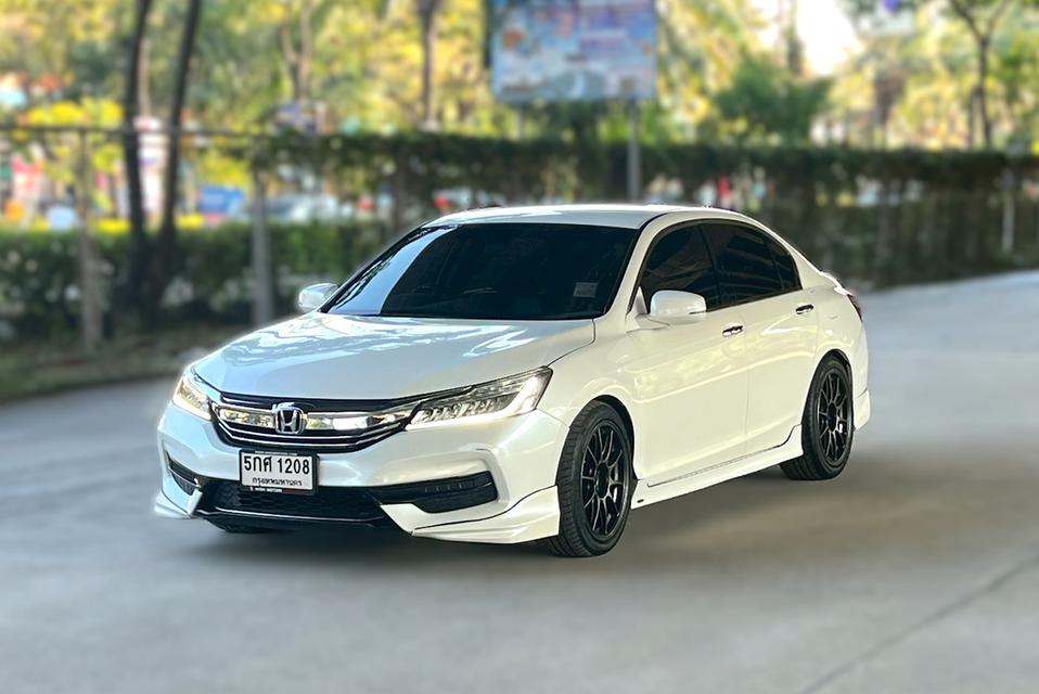 2017 Honda ACCORD 2.0E รถสวยพร้อมใช้งาน