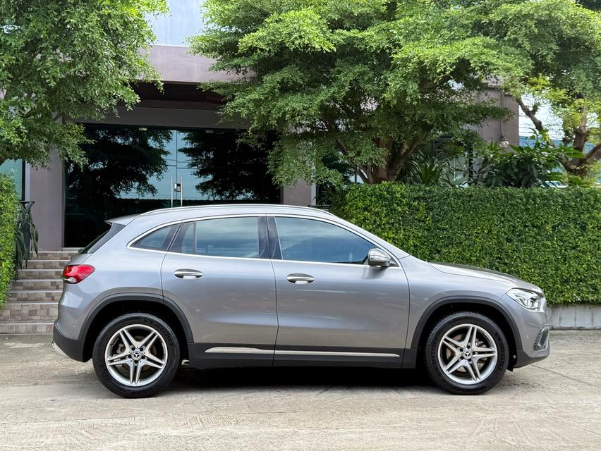 2022 BENZ GLA 200 รถมือเดียวออกป้ายแดง วิ่งน้อยเพียง 5X,XXX กม รถเข้าศูนย์ทุกระยะ ไม่เคยมีอุบัติเหตุครับ