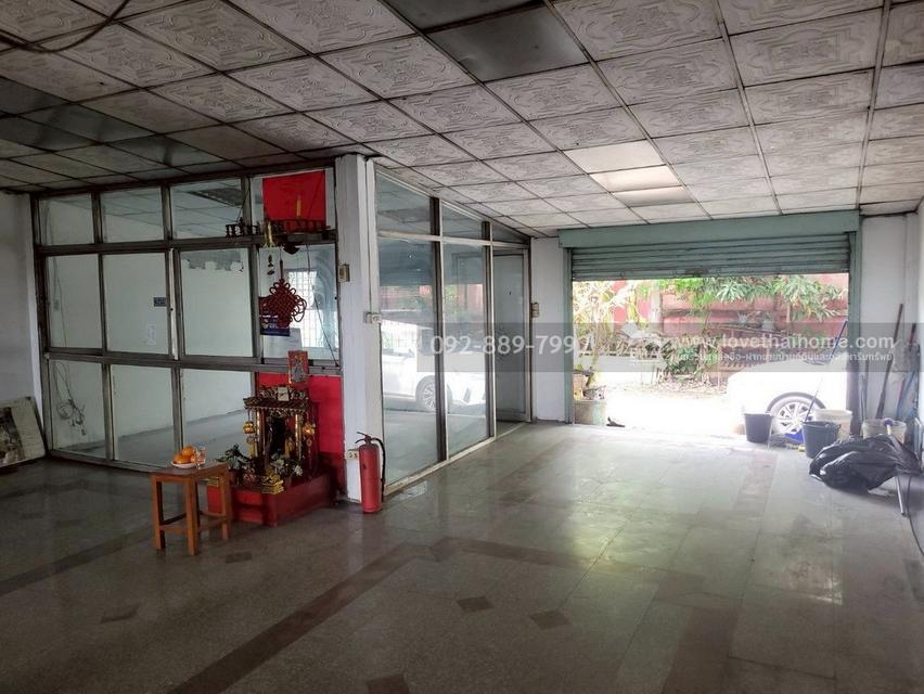 ขายตึกแถว 3 ชั้น 2 คูหา ติดถนนใหญ่รามอินทรา ติดรถไฟฟ้าสายสีชมพู สถานีบางชัน พื้นที่ 48 ตรว. ราคาถูกที่สุดในย่านนั้น เพียงแค่ 8 ล้านบาทเท่านั้น 3