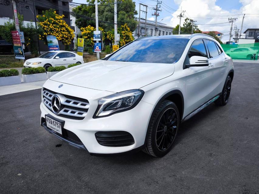 2019 BENZ GLA 250 AMG DYNAMIC 2.0 ไมเนอร์เชนจ์