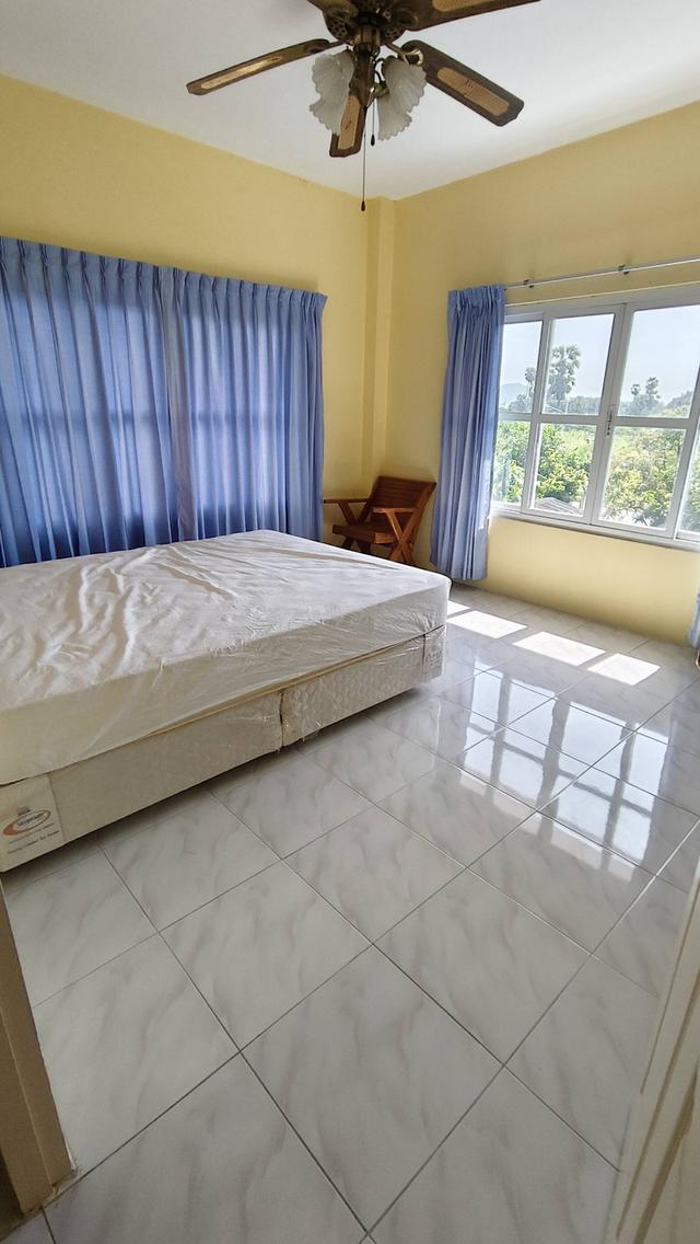 บ้านพร้อมที่ดินใจกลางบางแสน ขนาดเกือบไร่ 14