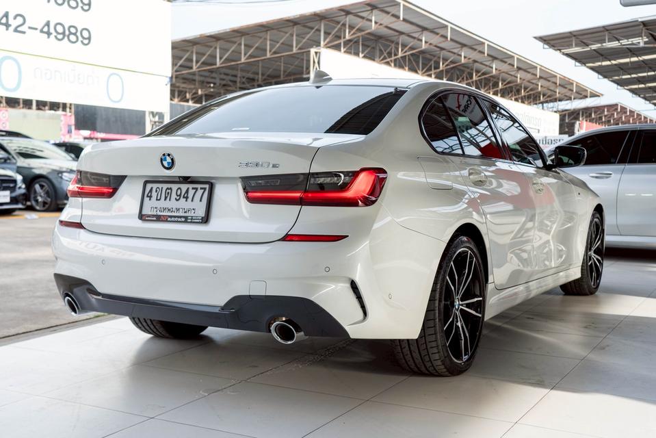 รหัสรถ NP9477 รุ่นรถ : BMW 330e M SPORTปีรถ : 2021 รูปที่ 8