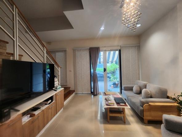 ขาย ทาวน์โฮม 3 ชั้น บ้านกลางเมืองเออร์บาเนี่ยน พระราม 9 - ลาดพร้าว ติดถนนเมนโครงการ ใกล้โรงเรียนนานาชาติ SISB 2