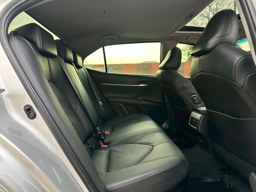 รหัสรถ PAT3955 📌 Toyota Camry 2.5HV Hybrid (ACV70) สีบรอนซ์เงิน ปี 2020 10