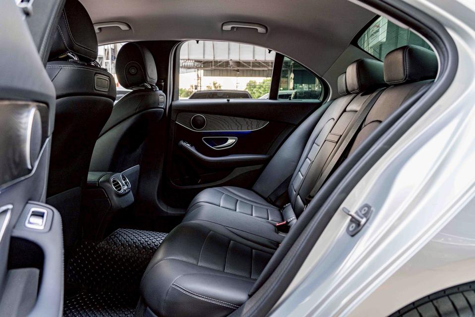 รหัสรถ NP6870 รุ่นรถ : BENZ C300e AVANTGARDEปีรถ : 2019 16