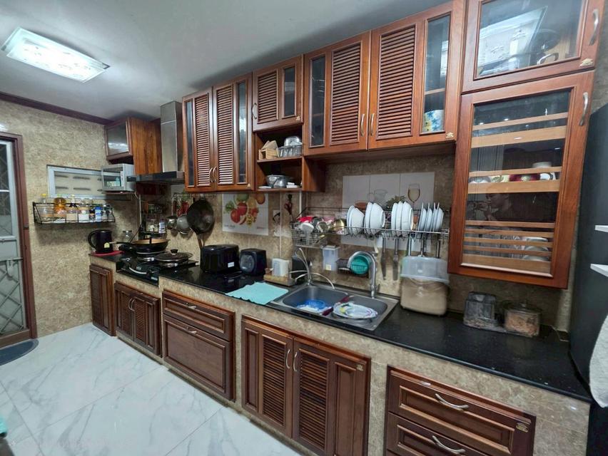 ขายบ้าน3ชั้น รีโนเวทใหม่ใกล้ BTSบางจาก เพียง 2.5km.-สุขุมวิท93 แยกพึ่งมี50/24 ขนาด32ตร.ว. 8