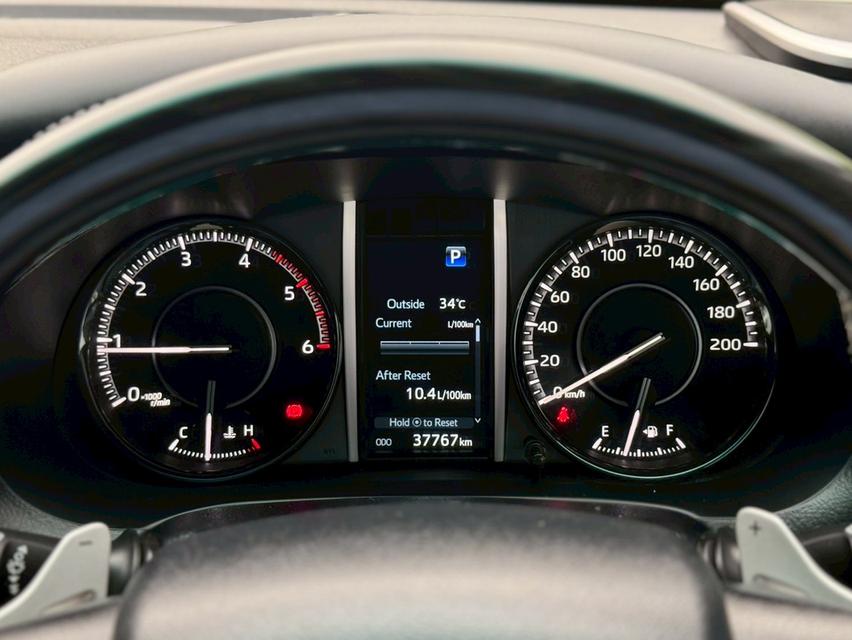 TOYOTA FORTUNER Wagon 4dr Legender 7st Auto 6sp RWD 2.8DCT 4WD  รุ่นพิเศษ 60th AnniversaryY2022. สีขาว ออโต้  12