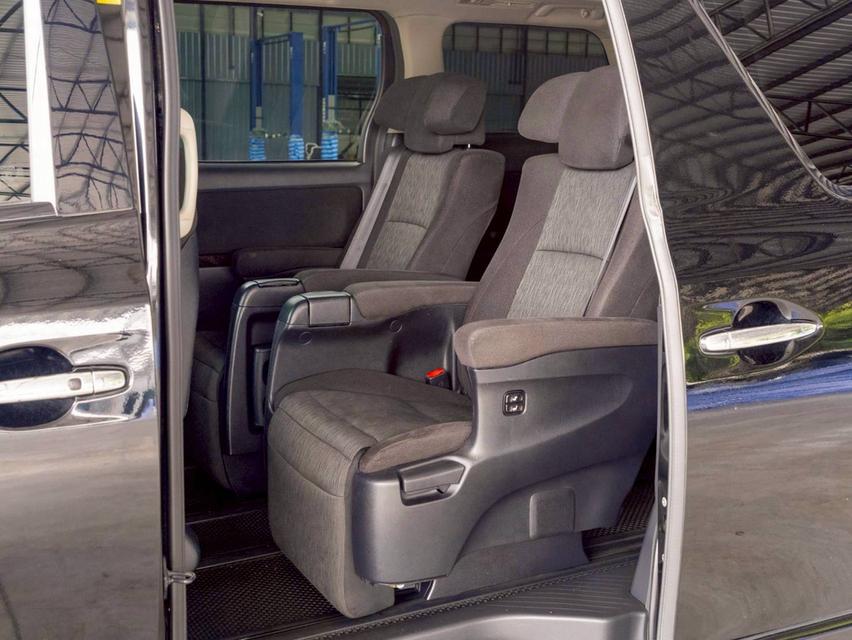 Toyota Vellfire 2.4ZG Edition ปีจด 2015 16