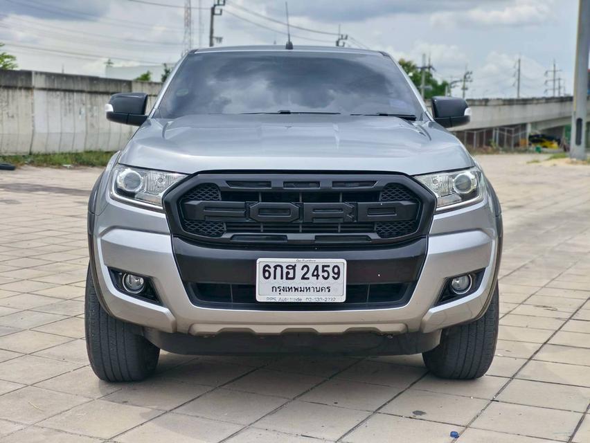 Ford Ranger Hi-Rider Double Cab 2.2 XLT เกียร์ Auto สีเทา รถปี 2017 จด ปี 2018 2