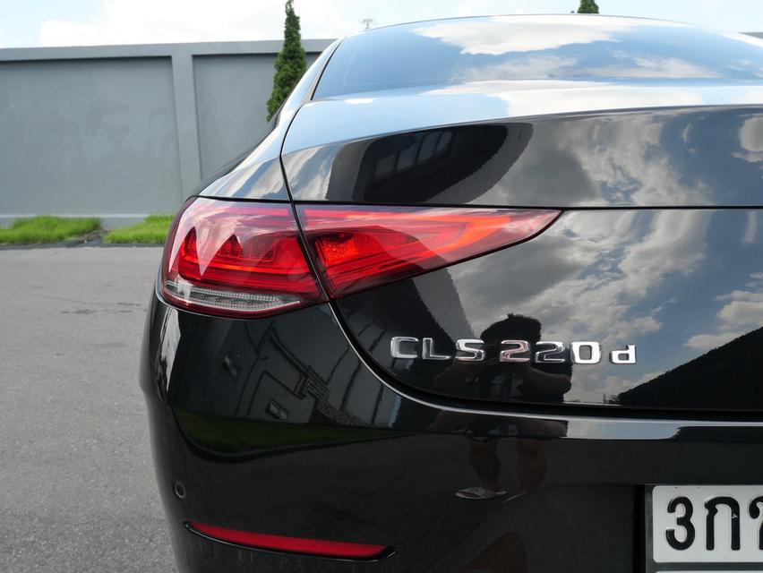 BENZ CLS220d AMG PREMIUM FACELIFT 2022 แท้ สีดำ รูปย่อยที่ 4