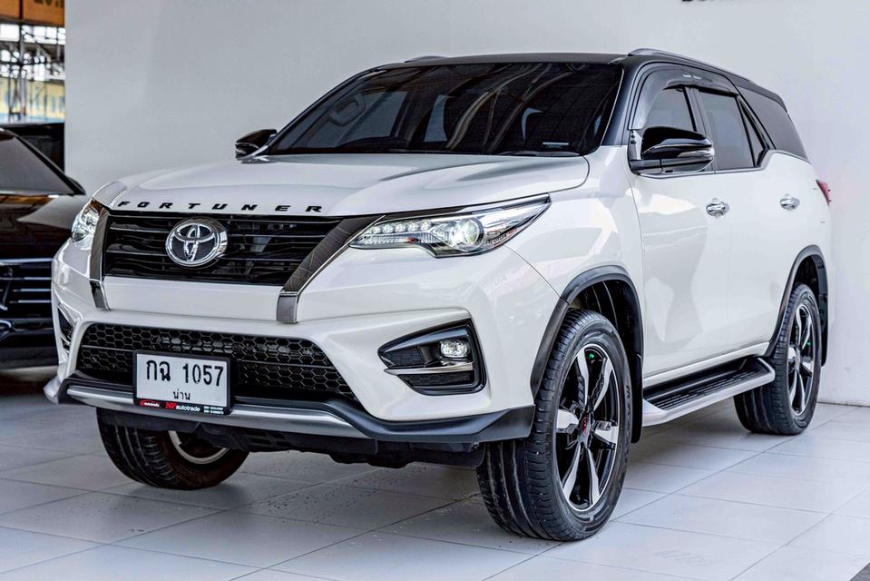 รหัสรถ NP1057 TOYOTA FORTUNER 2.8TRD BLACK TOP 4WD 2019 4