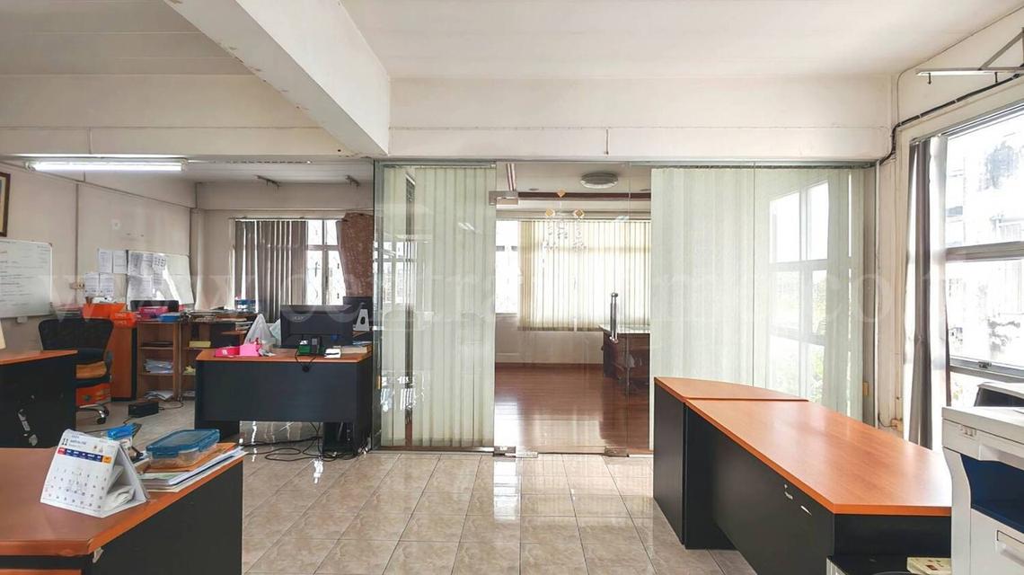 อาคารพาณิชย์ 4 ชั้นครึ่ง 2 คูหา ถนนพหลโยธิน (รังสิต - นวนคร) ใกล้ตลาดไท ถูกมาก 12