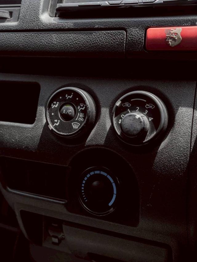 รหัสรถ 67GG1658 Toyota Hiace 2018 (ป้ายฟ้าแท้) 9