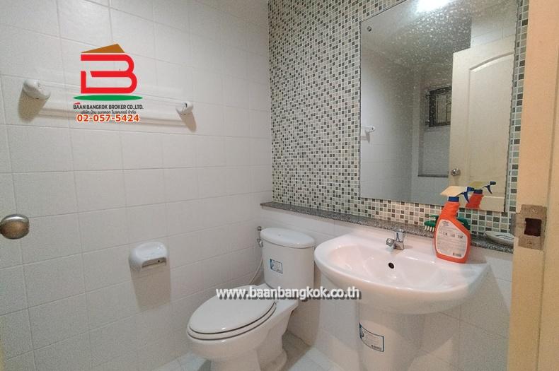 ทาวน์เฮาส์ การ์เด้น สวีท ดิ อินดี้ โฮม (ใกล้ตลาดน้ำขวัญเรียม) เนื้อที่ 20.7 ตรว. ถนนราษฎร์พัฒนา เขตสะพานสูง 11