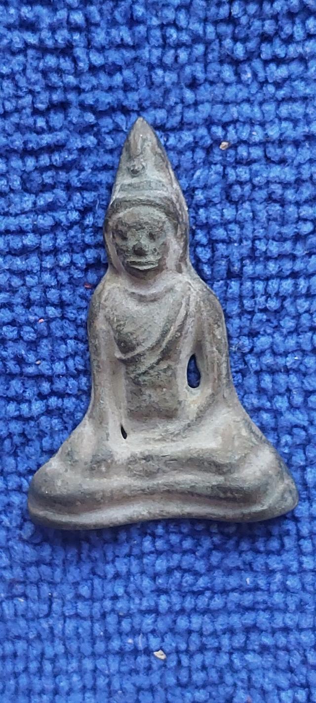 พระร่วงนั่งหลังลิ่มกรุวัดช้างล้อม สุโขทัย