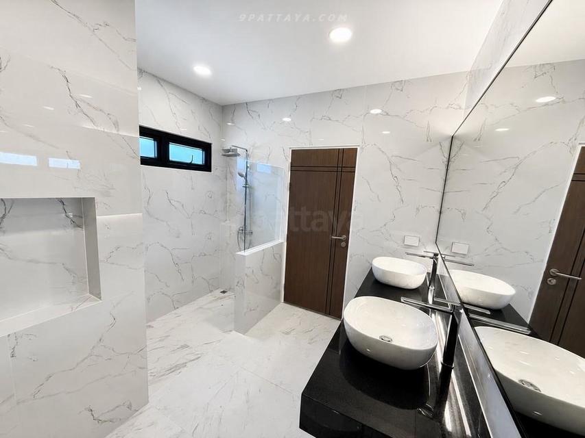 For Sale — Exclusive Luxury Pool Villa at Garden Villa 9, PattayaBrand-new luxury private pool villa for sale at Garden Villa 9, Pattaya. Designed 8