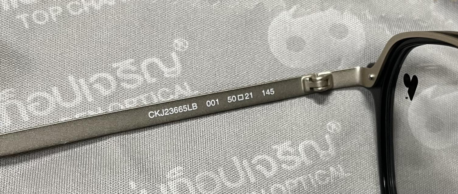 กรอบแว่นสายตา Calvin Klein ของแท้ใหม่ 2