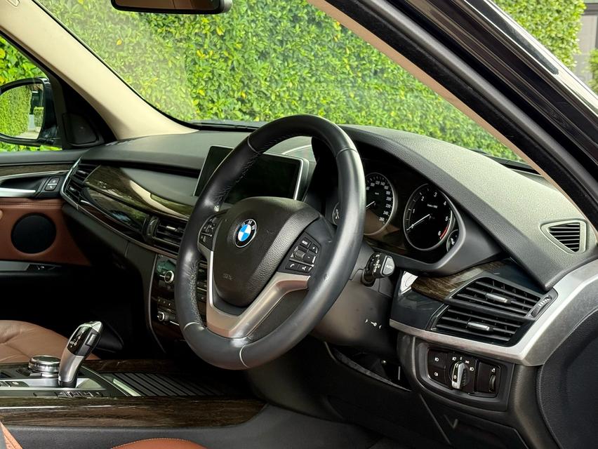 2017 BMW X5 25D ( B47 ) รถมือเดียวออกป้ายแดง รถวิ่งน้อยเพียง 8X,XXX กม ประวัติศูนย์ครบ ไม่เคยมีอุบัติเหตุครับ 11