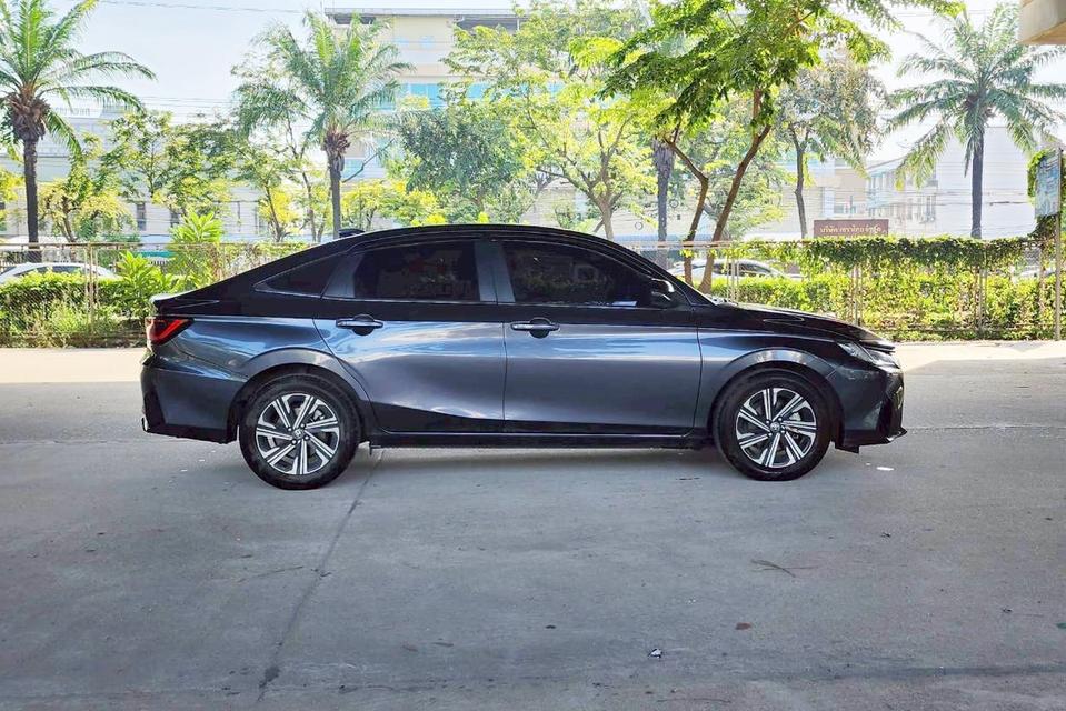 TOYOTA YARIS ATIV 1.2 PREMIUM LUXURY AT ปี 2024 รถสวยมือเดียว ไมล์น้อย 4