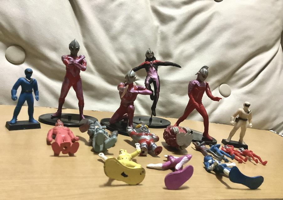 ขออนุญาตแอดมินปล่อย(เหมา)ยกชุดฟิกเกอร์อุลตร้าแมน (งานเก่า) 3