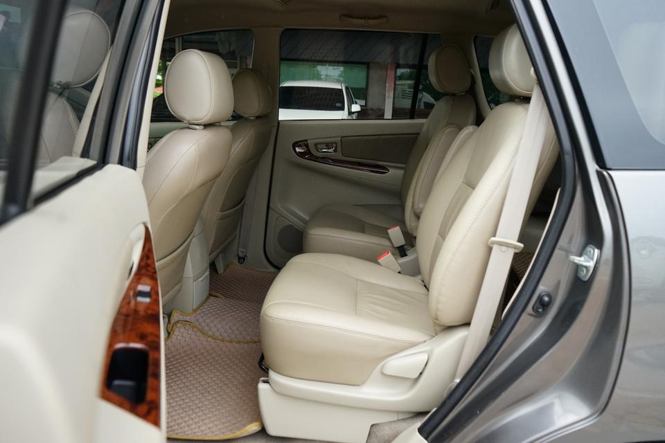 ðĐTOYOTA INNOVA 2.0 V āļāļĩ 2013 12