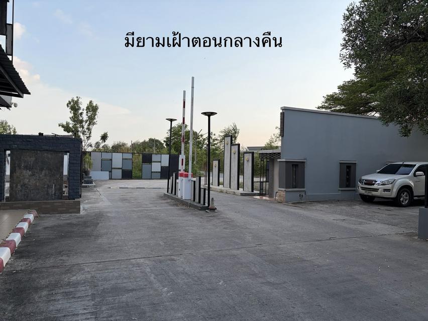 สำนักงาน สระว่ายน้ำ บ้าน 7