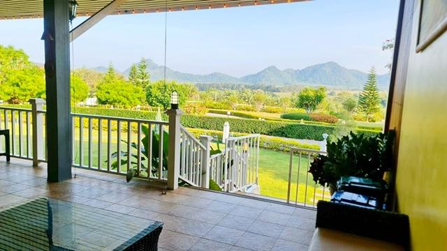 ทองสมบูรณ์ 7 กม.180 ตร.ม. บ้านพัก เขาใหญ่-ปากช่อง วัดลำทองหลาง 1.9 กม.2 นอน 2 น้ำ บรรยากาศ เงียบสงบ ร่มรื่น วิวภูเขา ทิว 7