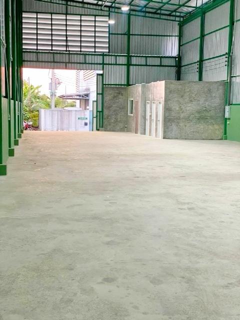 ทำโรงงาน ตรมละ 70-75บาทถูกที่สุดในโลก ให้เช่าโกดัง เกือบไร่ 802ตร.ม รร.วัดบางกระดี่ 1 กม. ย่านพระราม 2 ตลาดบางกระดี่ 1.5 7