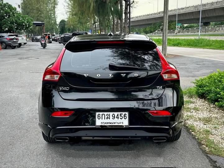 Volvo V40 สีดำ 6