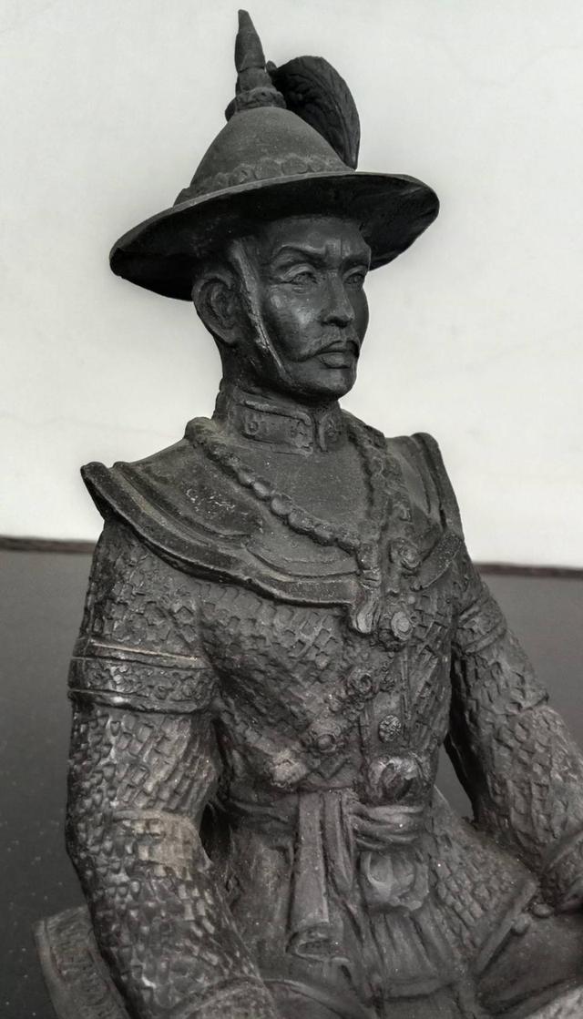 608.พระบรมรูปหล่อสมเด็จพระเจ้าตากสินมหาราช ทรงประทับนั่งบัลลังก์ 9