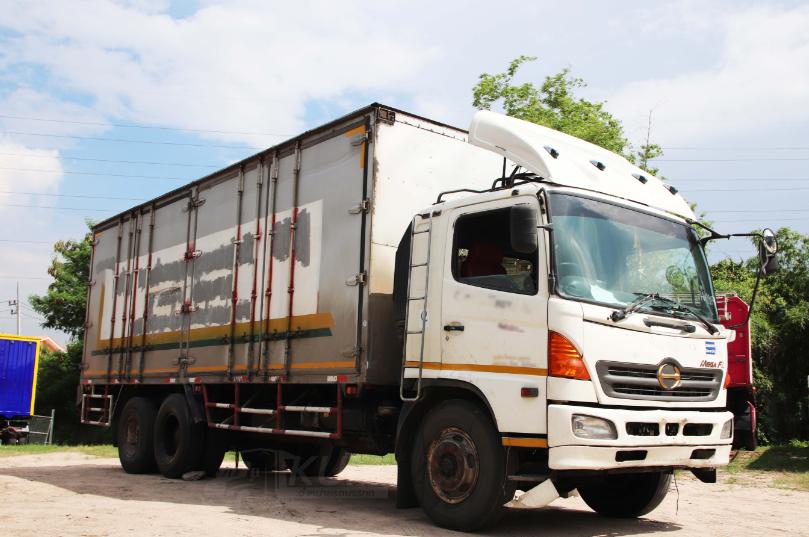 สิบล้อตู้สิบบาน HINO MEGA FL 212