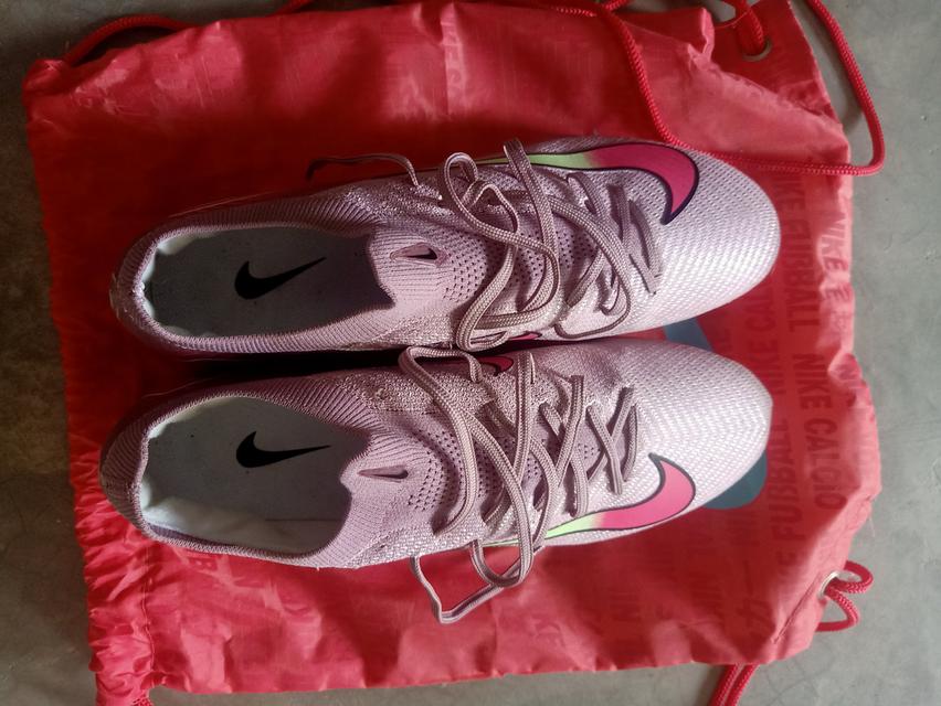 รองเท้าสตั๊ด Nike mercurial