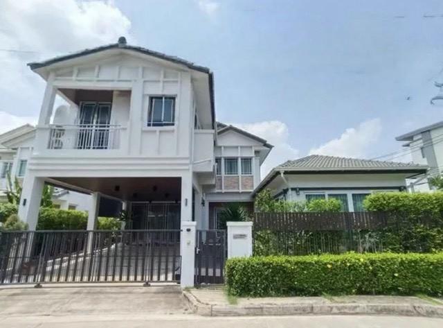 ขายบ้านเดี่ยว  97 ตารางวา โครงการมัณฑนา พระราม 9 ศรีนครินทร์ ซอยกรุงเทพกรีฑา 7 บ้านขนาดใหญ่พร้อมอยู่ บรรยากาศสงบ ใกล้ โรงเรียน Wellington Brighton Col 1