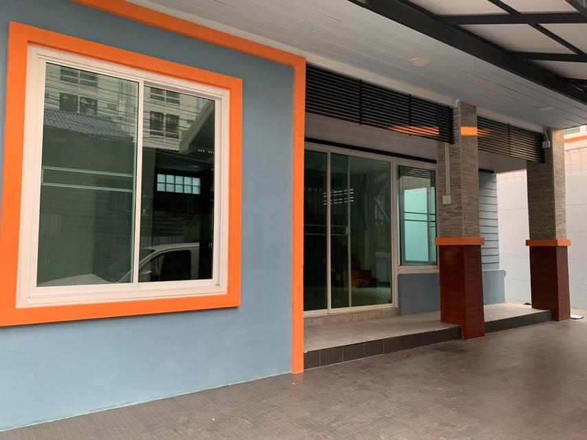 ขายบ้านเดี่ยว 2 ชั้น พร้อมตกแต่งให้เรียบร้อย อยู่หน้าการไฟฟ้าบางกรวย เอกสารพร้อมโอน