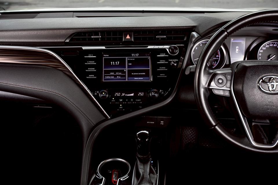 Toyota Camry 2.0G ปี 2019 สีขาว  15